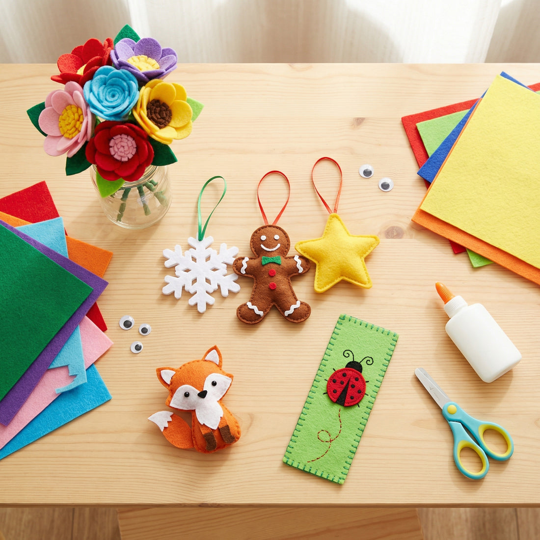 15 Easy Acrylic Felt Craft Ideas for Kids, Adults & Holidays