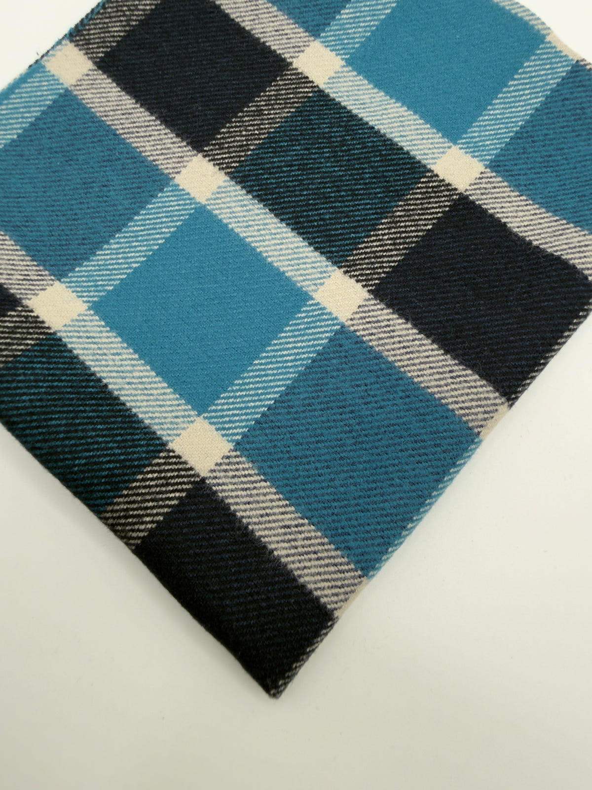 EOVEA Cotton Tartan Flannel Fabric Roll – 60" Wide, 70 Yards