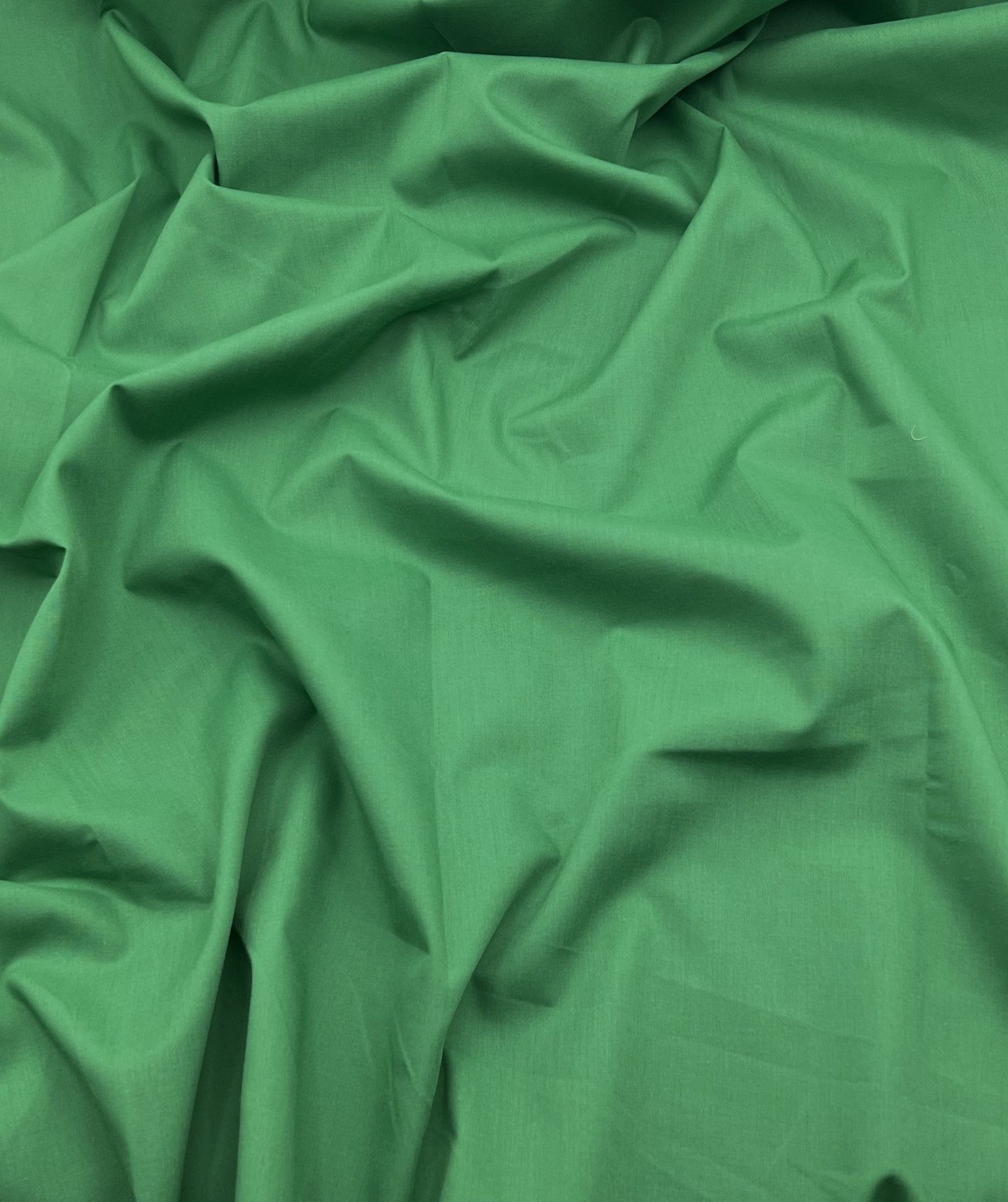 Poly Cotton Fabric for Sewing | Broadcloth Fabric | Kelly Green - EOVEA