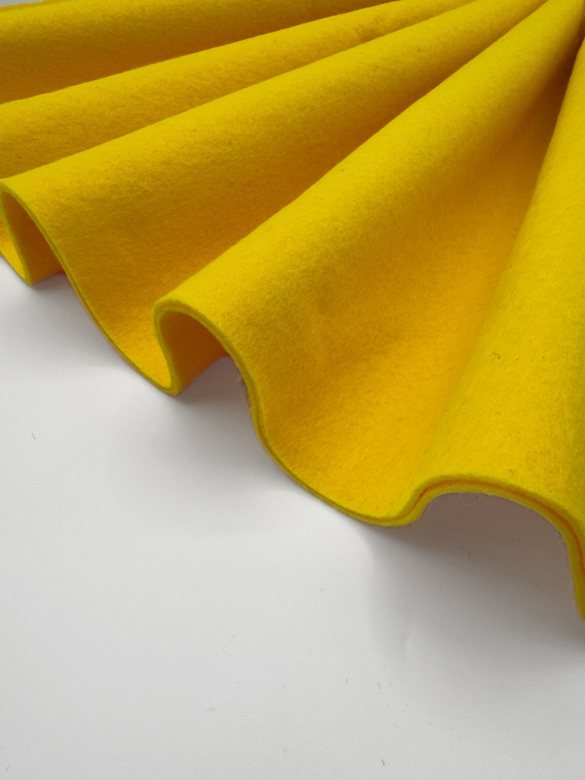 Acrylic Felt Fabric |  1.6mm Thick Felt By The Roll | 20 Yard